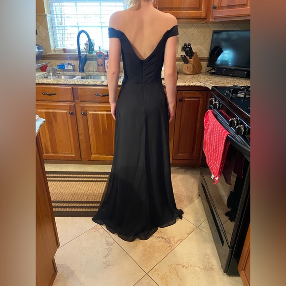Black off the shoulder- Prom/Bridesmaid dress Size 8 - Picture 4 of 4